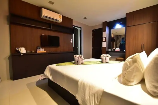 Deluxe Double Room No View with Balcony
