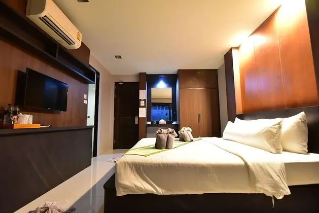 Deluxe Double Room No View with Balcony