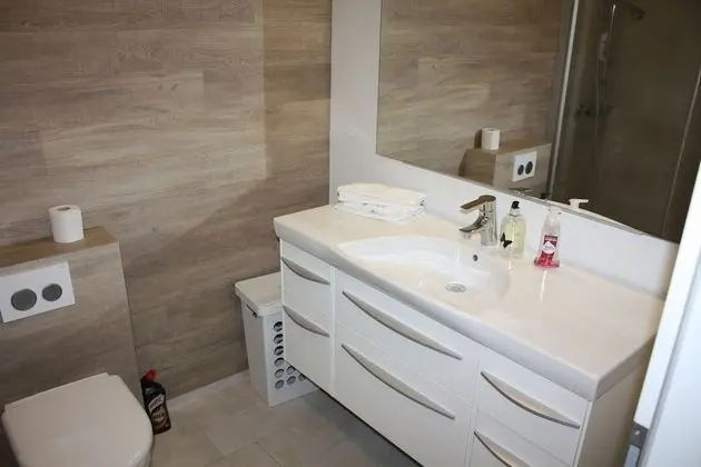 Basic Tek Büyük Yataklı Oda, Ortak Banyo, Zemin Kat