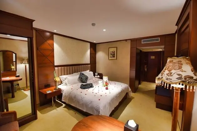 Deluxe Tek Büyük Yataklı Oda