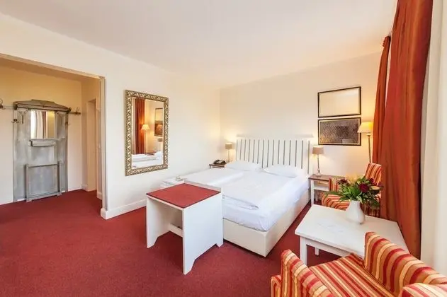 Deluxe Tek Büyük Yataklı Oda (Three People)