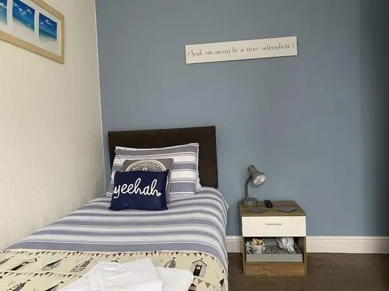 Tek Kişilik Oda, Ortak Banyo