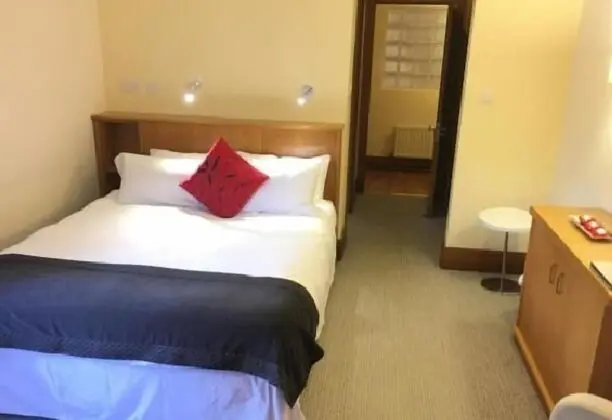 Tek Büyük Yataklı Oda