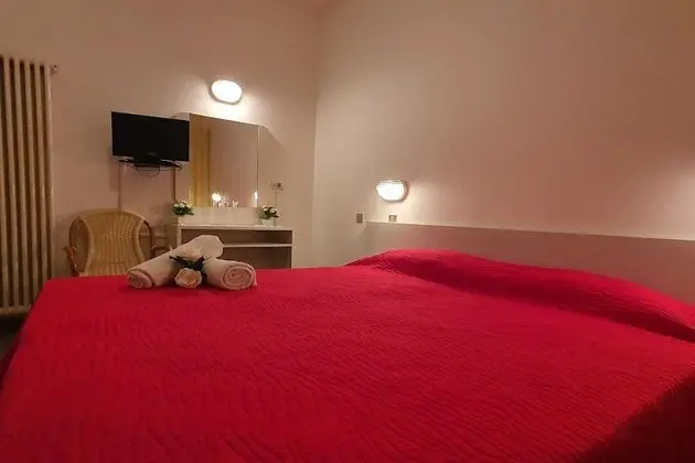 Standard Büyük Yataklı Tek Kişilik Oda