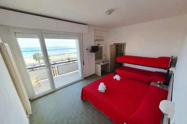 Standard Dört Kişilik Oda