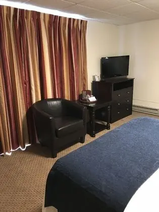 Standard Oda, 1 Büyük (Queen) Boy Yatak, Buzdolabı ve Mikrodalga