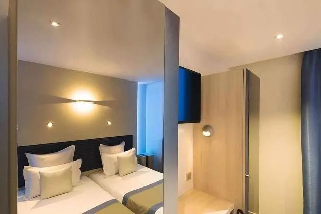 Comfort Tek Büyük veya İki Ayrı Yataklı Oda
