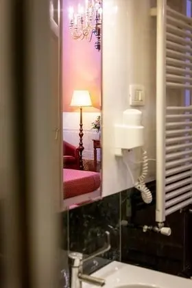 Classic Tek Büyük Yataklı Oda