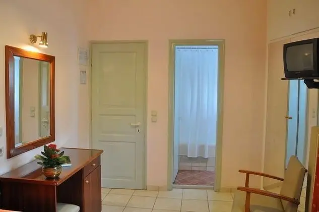 Üç Kişilik Oda