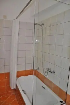 Üç Kişilik Oda