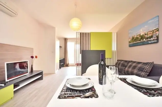 Stüdyo, Teras, Havuz Manzaralı