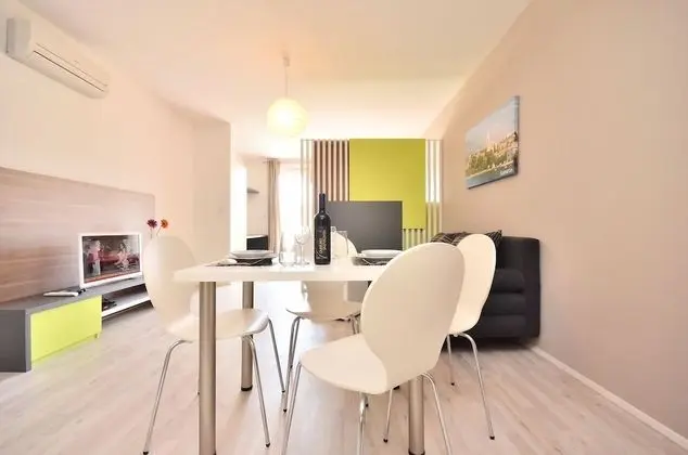 Stüdyo, Teras, Havuz Manzaralı