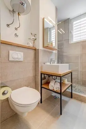 Stüdyo, Teras, Havuz Manzaralı