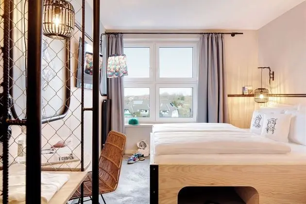 Comfort Tek Büyük Yataklı Oda, Resort Manzaralı, Avlu