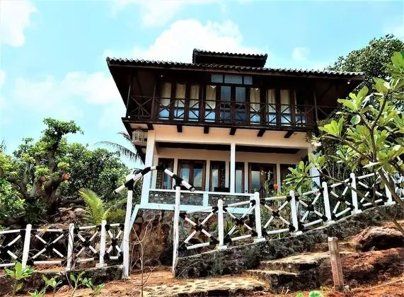 Family Oda (Sea Hill Abode)
