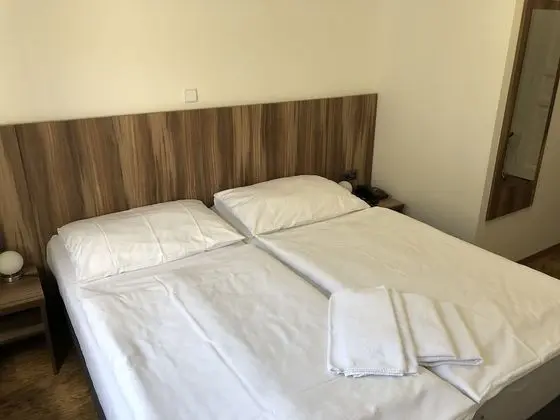 Standard Tek Büyük veya İki Ayrı Yataklı Oda