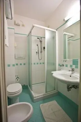 Tek Büyük veya İki Ayrı Yataklı Oda, Balkon