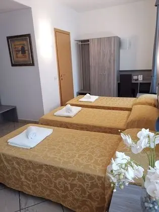 Üç Kişilik Oda