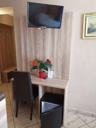 Üç Kişilik Oda