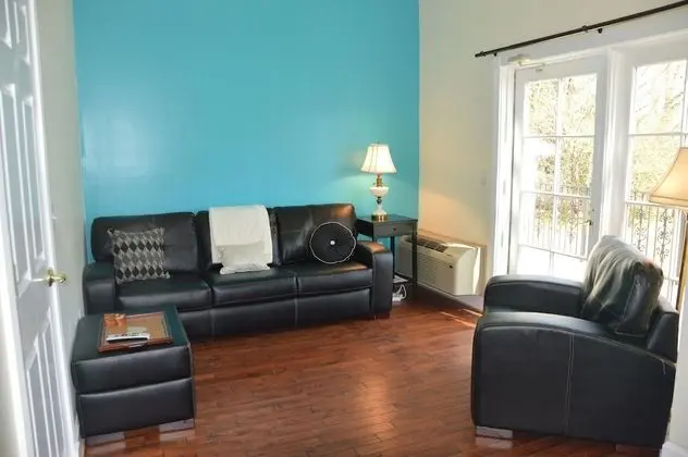 Chick Suite