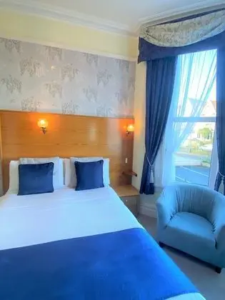 Superior Tek Büyük Yataklı Oda, Banyolu/Duşlu, Deniz Manzaralı (ground floor)