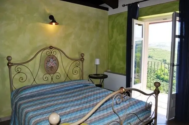 Classic Tek Büyük Yataklı Oda, Üzüm Asması Manzaralı