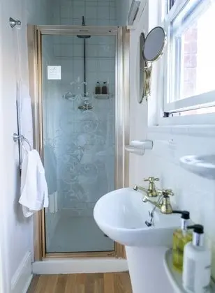 Tek Büyük veya İki Ayrı Yataklı Oda (Room 2)