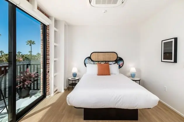 Oda, 1 Büyük (Queen) Boy Yatak, Balkon, Şehir Manzaralı (Room 303)