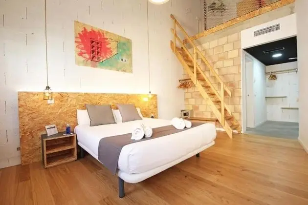 Family Tek Büyük Yataklı Oda