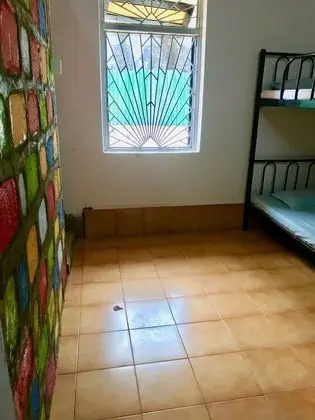 Ortak Ranzalı Oda, Birden Çok Yatak, Sigara İçilmez, Köşe