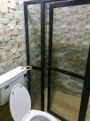 Ortak Ranzalı Oda, Birden Çok Yatak, Sigara İçilmez, Köşe
