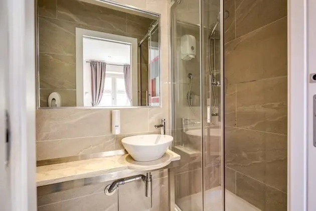 Dört Kişilik Oda, Özel Banyo