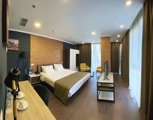 Business Tek Büyük Yataklı Oda