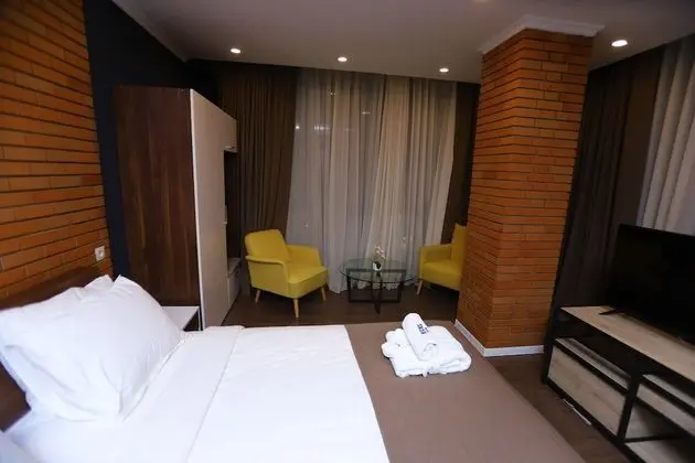 Business Tek Büyük Yataklı Oda