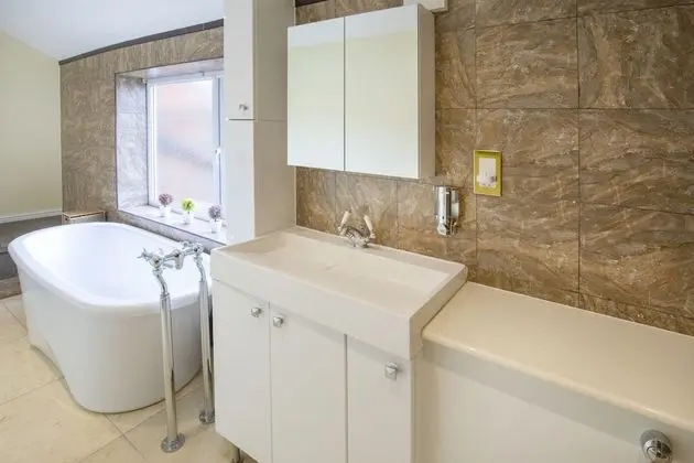 Standard Tek Büyük Yataklı Oda, Ortak Banyo, Şehir Manzaralı