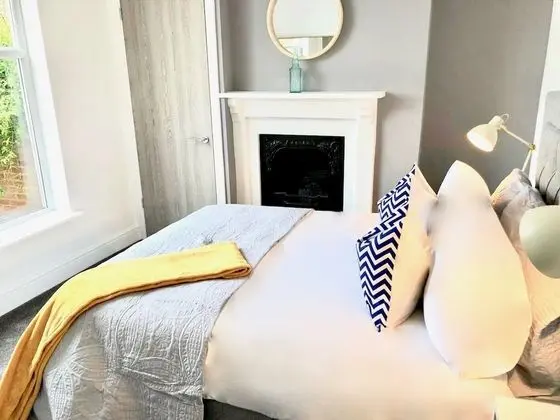 Tek Büyük Yataklı Oda, Ortak Banyo, Bahçe Manzaralı