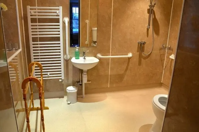 Ev, Engellilere Uygun, Banyolu/Duşlu (Farmhouse)