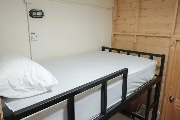 8-Bed Mixed Dormitory with Shared Bathroom