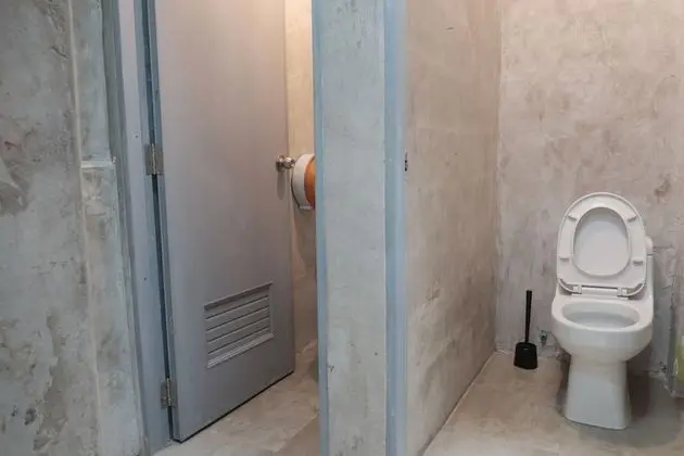 8-Bed Mixed Dormitory with Shared Bathroom