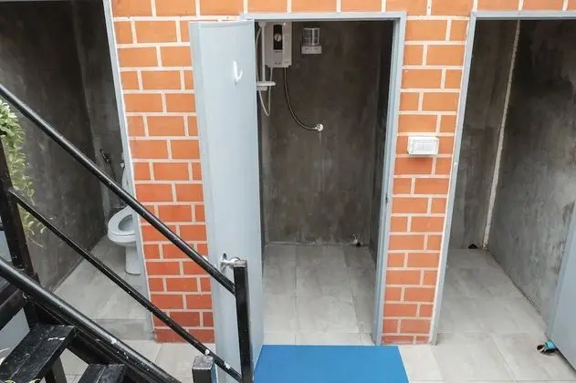 8-Bed Mixed Dormitory with Shared Bathroom