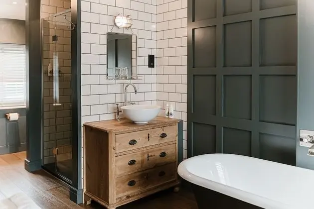 Luxury Tek Büyük Yataklı Oda, Banyolu/Duşlu (Batherm )