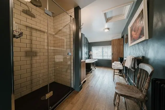 Luxury Tek Büyük Yataklı Oda, Banyolu/Duşlu (Batherm )