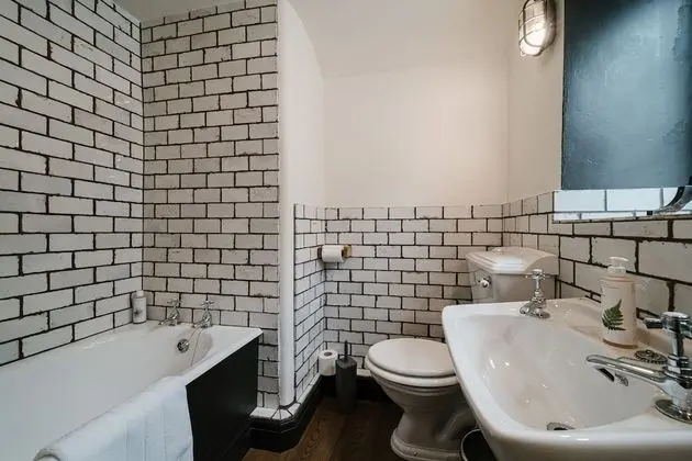 Tek Büyük Yataklı Oda, Banyolu/Duşlu (Barle)