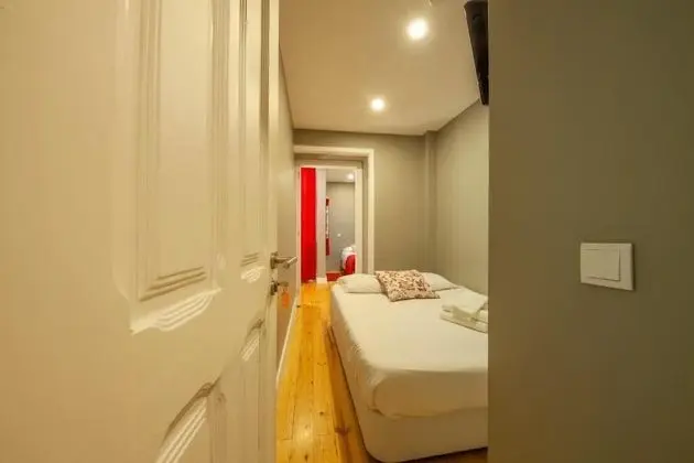 Üç Kişilik Oda, Ortak Banyo