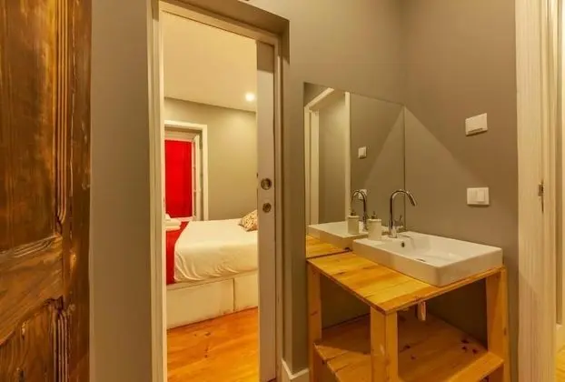 Üç Kişilik Oda, Ortak Banyo