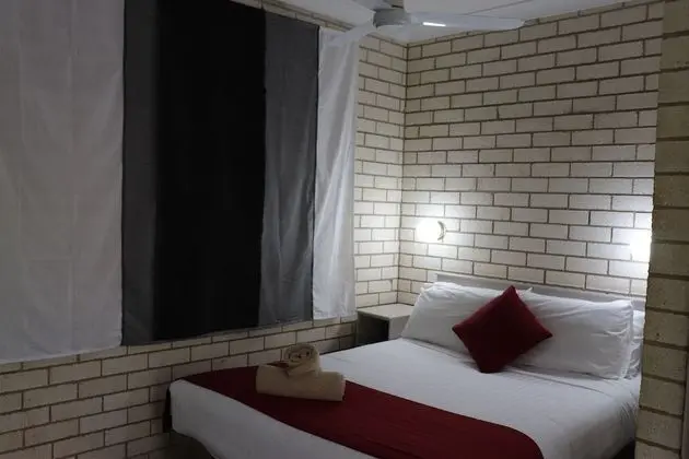 Standard Tek Büyük Yataklı Oda (Queen Room)