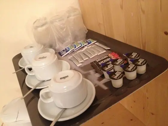 İki Ayrı Yataklı Oda, Ortak Banyo