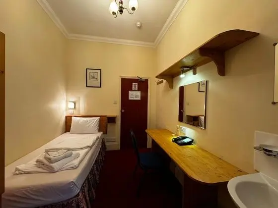 Tek Kişilik Oda, Ortak Banyo