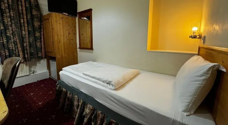 Tek Kişilik Oda, Ortak Banyo