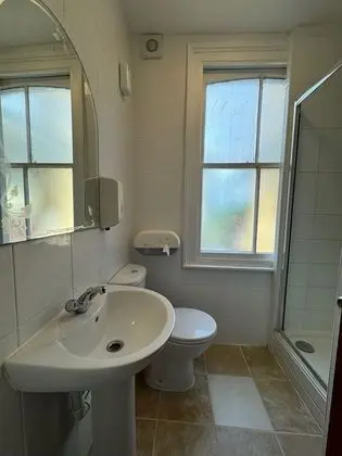 Tek Kişilik Oda, Ortak Banyo